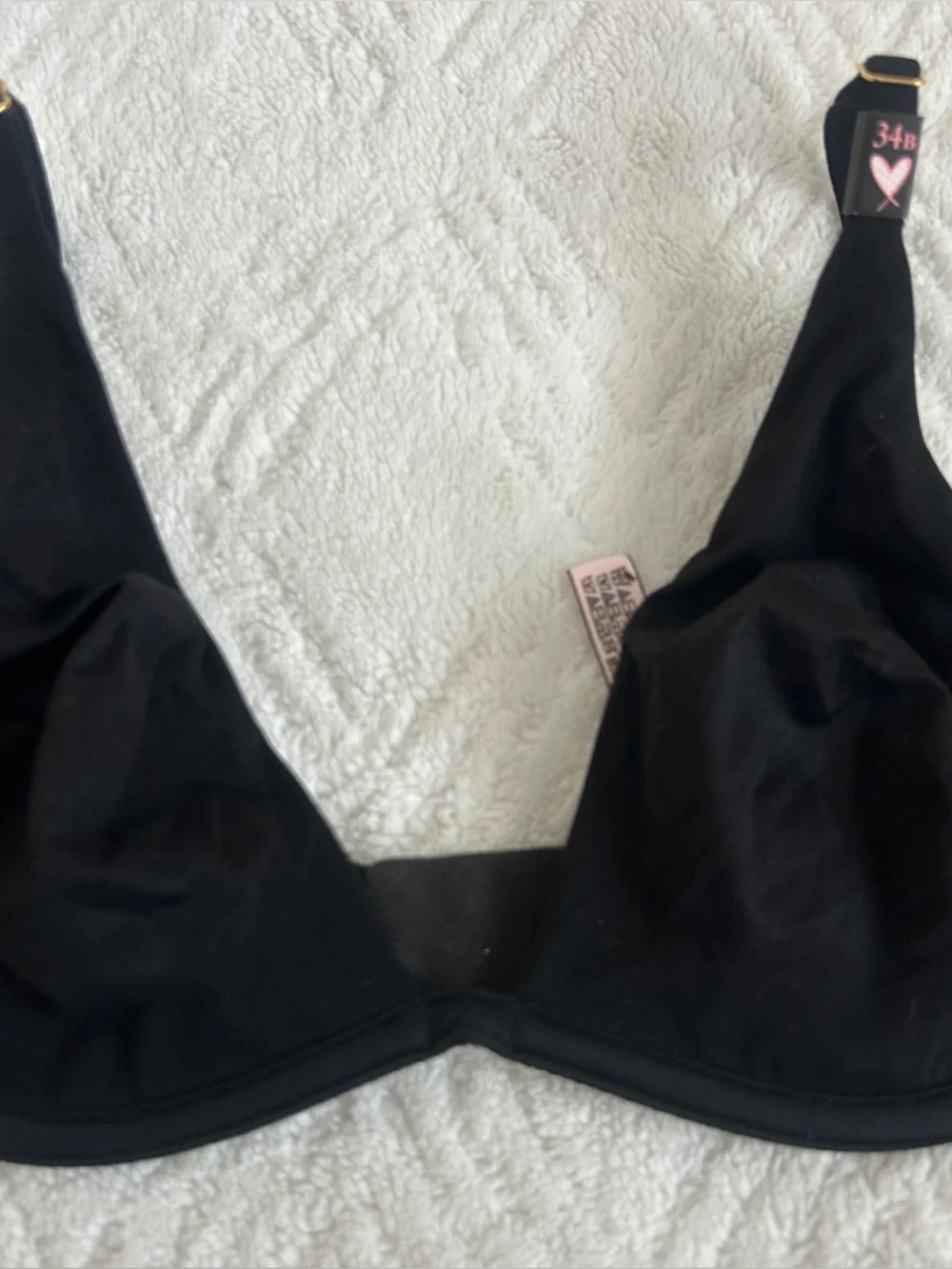 Victorias Secret. Incredible black unlined plunge bra - Picture 2 of 7